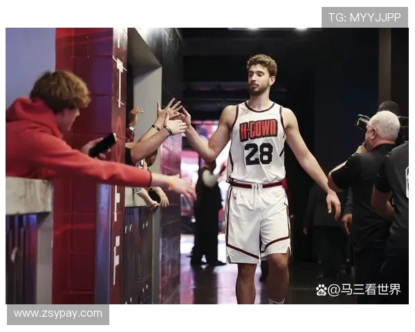 火箭队与蓝网队激战正酣精彩直播尽在眼前不容错过