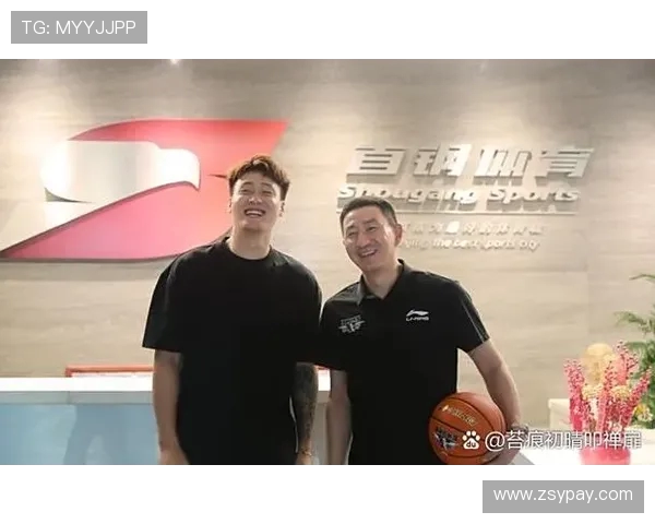 重庆篮球队灵活性引发热议球迷对战术调整的看法与期待