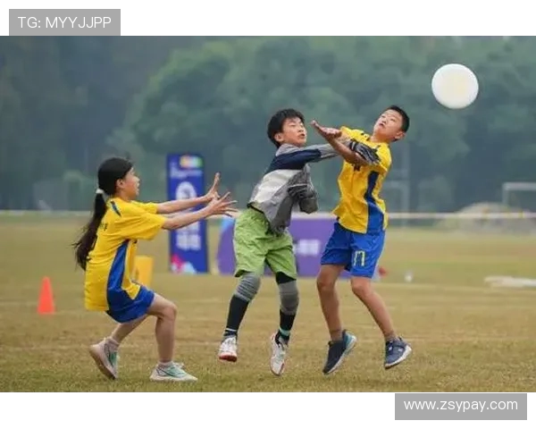 重庆飞盘队与西安飞盘队赛后复盘探讨灵活性与战术应变能力