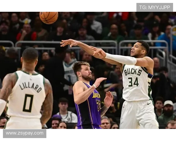 雄鹿与湖人精彩对决全场录像回放及精彩瞬间分析