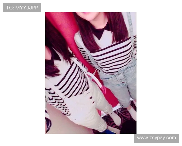 首尔女孩与龟尾女孩的时尚对决谁才是潮流的引领者