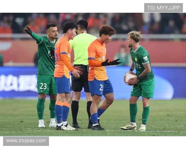 鲁能与国安激战背后裁判组的判罚争议与影响分析