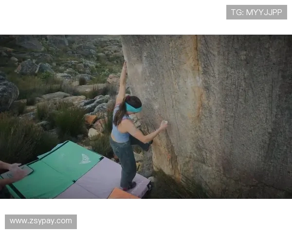 重庆攀岩队与武汉攀岩队赛后复盘力量对决的精彩瞬间与战术分析 重庆攀岩队与武汉攀岩队赛后复盘力量对决的精彩瞬间与战术分析